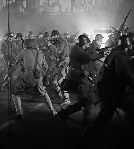 Cel mai nou film al lui Radu Jude, „Îmi este indiferent dacă în istorie vom intra ca barbari”, are premiera mondială pe 2 iulie