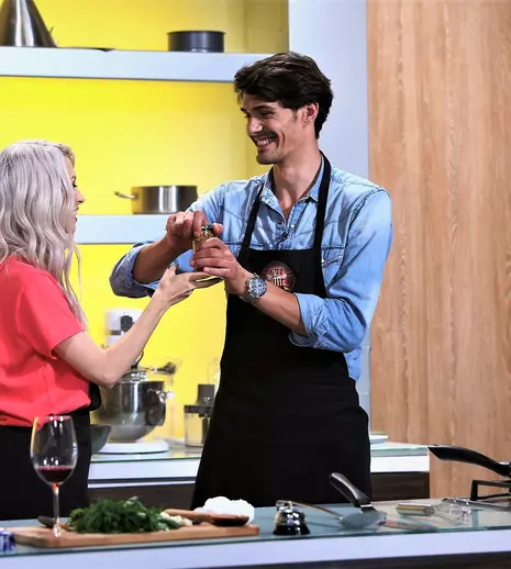 Andreea Bălan și soțul său fac echipă în bucătăria „Chefi la cuțite”