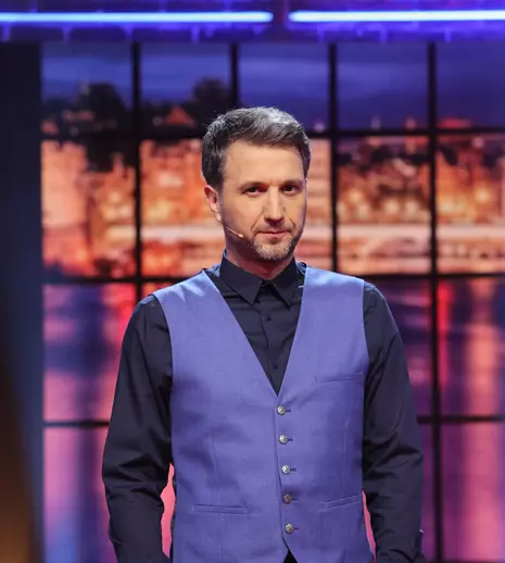 Andreea Esca și Adrian Hădean sunt primii invitați „Pe bune?!” din acest sezon. Show-ul începe în această seară, de la ora 22:30.