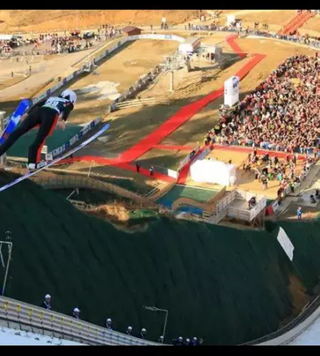 Cupa Mondială de Sărit​uri cu Schiurile (masculin) va fi difuzată în direct la TVR 2