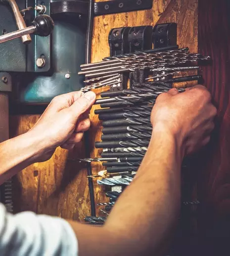 (P) Care sunt șuruburile ce pot contribui la amenajări rezistente și practice?