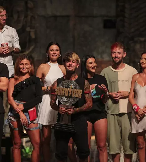 Zanni, câștigătorul „Survivor România”, a ajuns în România. Cum a fost primit faimosul și colegii săi de competiție