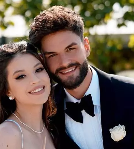 Cum a arătat Cleopatra Stratan în ziua nunții ei. Pavel Stratan, în lacrimi la nunta tinerei de 18 ani