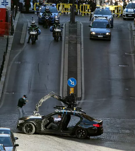 Premiera filmului „Top Gun: Maverick” zboară în primăvara anului 2022, iar lansarea „Mission: Impossible 7” a fost mutată în toamna viitoare