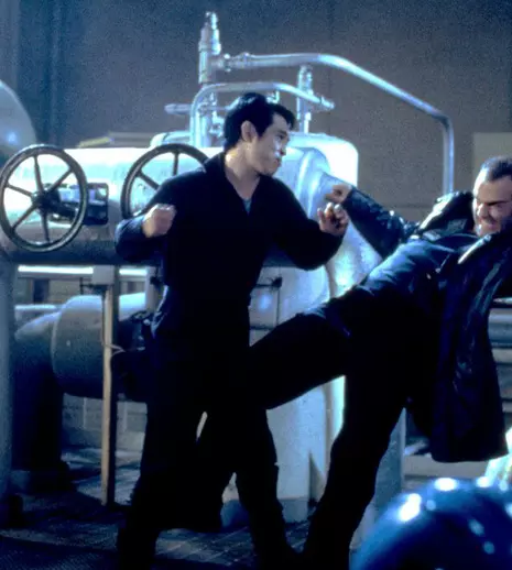 Filme la TV azi, 20 decembrie: „Unicul”, „Primul contact”, „Fete rele 2”, „Ninja 2: Răzbunarea”