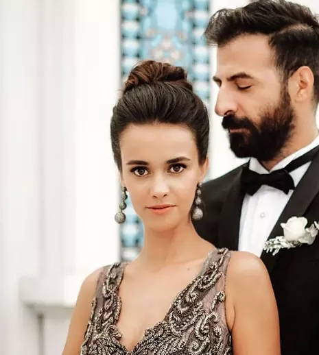 Hande Soral, actrița din „Micuțele domnișoare”, este însărcinată. Ea și İsmail Demirci vor deveni părinți