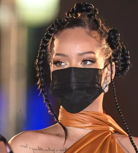 Rihanna, apariție controversată la ceremonia de învestire a primului președinte din Barbados. Ce a uitat să poarte