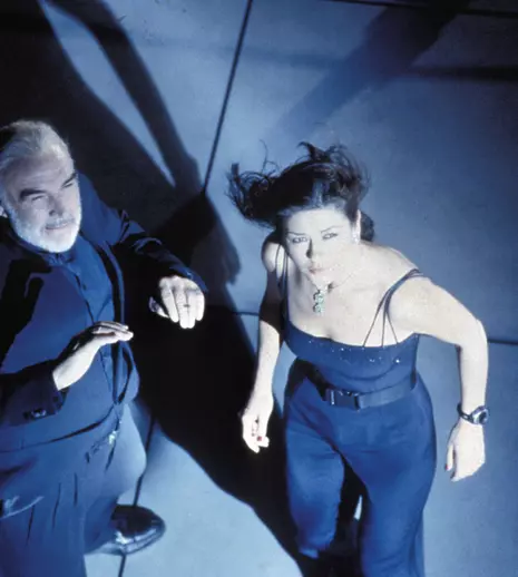 Filme la TV azi, 17 ianuarie: „Capcană pentru hoți”, „Apă pentru elefanți”, „Matrix”, „Cod roșu la Londra”