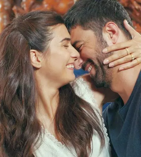 Ultimul episod din „Fiica ambasadorului”. Cum se încheie fascinanta poveste de dragoste dintre Mavi și Sancar 