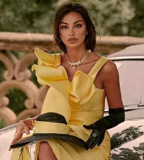 Mădălina Ghenea a întors toate privirile la Cannes. Cum s-a pozat pe covorul roșu