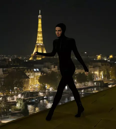 Serialul „Irma Vep”, cu Alicia Vikander, disponibil pe HBO și HBO Max. TRAILER