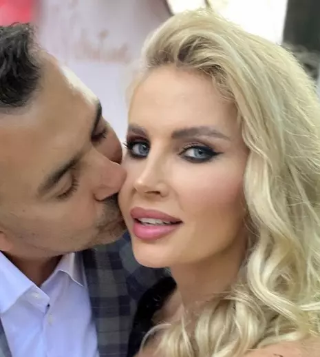 Andreea Bănică și soțul ei au împlinit 15 ani de căsnicie. Imagini rare cu cei doi. „Ziua mea a devenit ziua noastră”