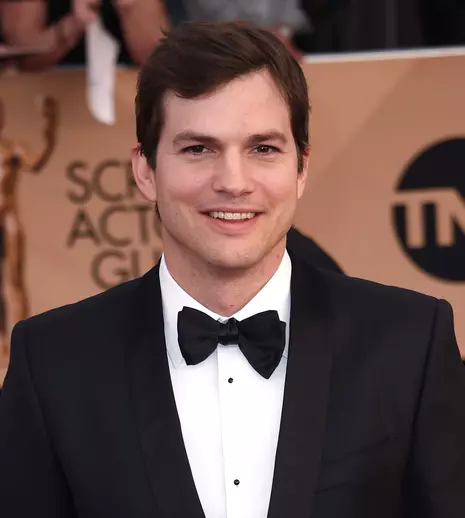 Ashton Kutcher s-a luptat cu o afecțiune autoimună rară. A rămas fără văz, auz și echilibru. „Sunt norocos că trăiesc”