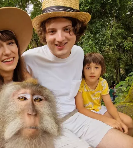 Dana Rogoz, în vacanță cu copiii și fiul vitreg. Drumul până în Bali a durat 29 de ore