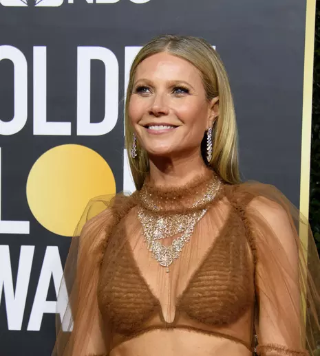 Gwyneth Paltrow a pozat nud la vârsta de 50 de ani! „Accept semnele și pielea lăsată, ridurile”