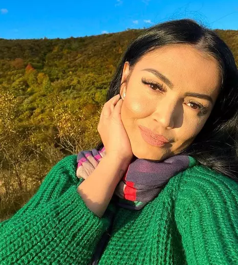 Andreea Mantea s-a tuns singură. „Nu prea este drept, dar merge”