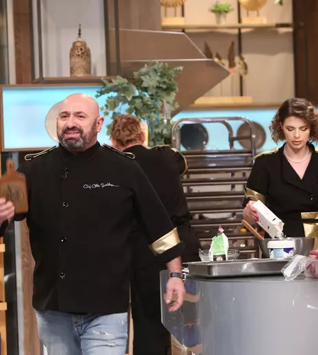„Chefi la cuțite”, 7 noiembrie 2022. Chef Cătălin Scărlătescu își folosește amuleta. Ce se întâmplă cu concurenții
