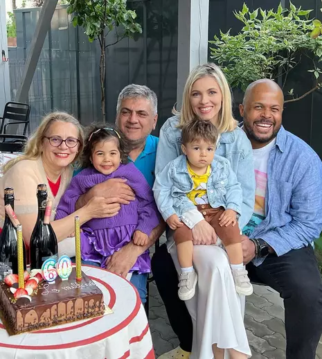 Aniversare specială alături de nepoți! Socrul lui Cabral a împlinit 60 de ani