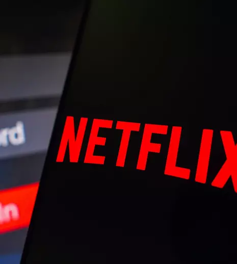 O nouă taxă pentru abonații Netflix. Cât costă folosirea unui cont la mai multe adrese
