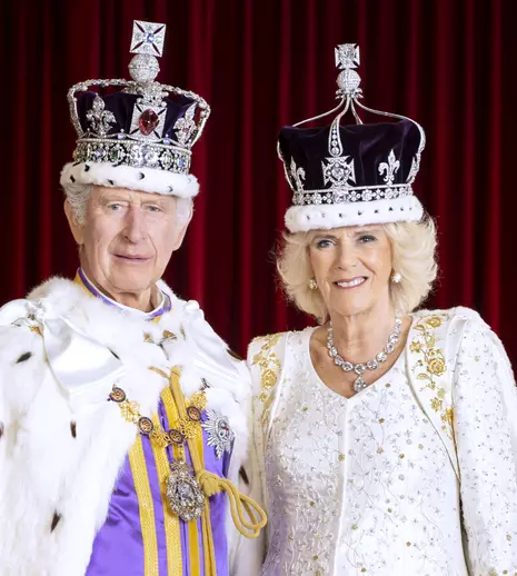 Cine lipsește din portretul oficial al familiei regale după încoronarea regelui Charles. Au apărut imagini noi