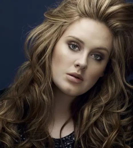 Adele, cel mai bine vândut artist din 2015