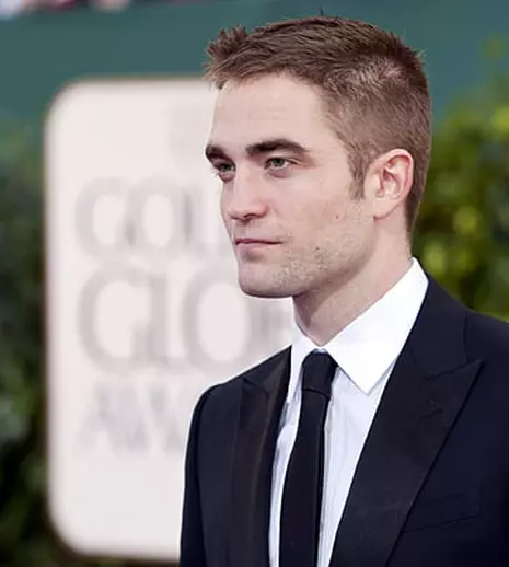 Robert Pattinson se iubeşte cu nepoata lui Elvis?