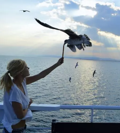 FOTO. Lavinia Petrea, vacanţă în paradisul grecesc