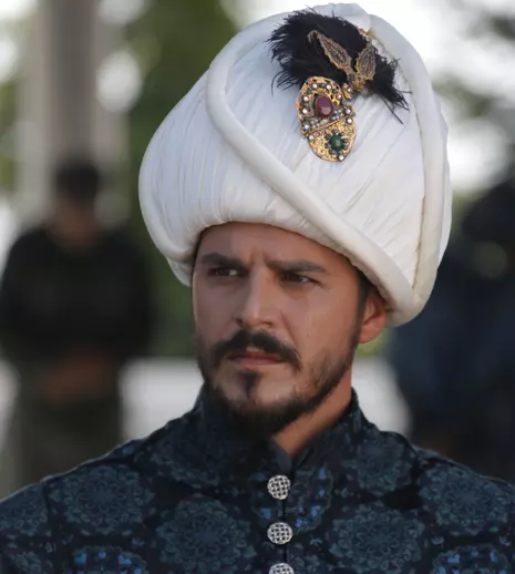 Mehmet Günsür, Mustafa din “Suleyman”, a plecat în vacanţă, în Thailanda