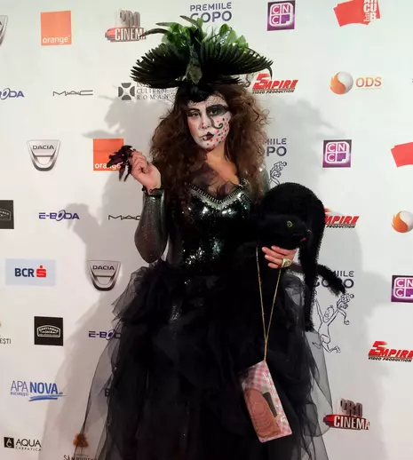 Mondena Mirela Zeţa a intrat în pielea Iuliei Albu la Premiile Gopo