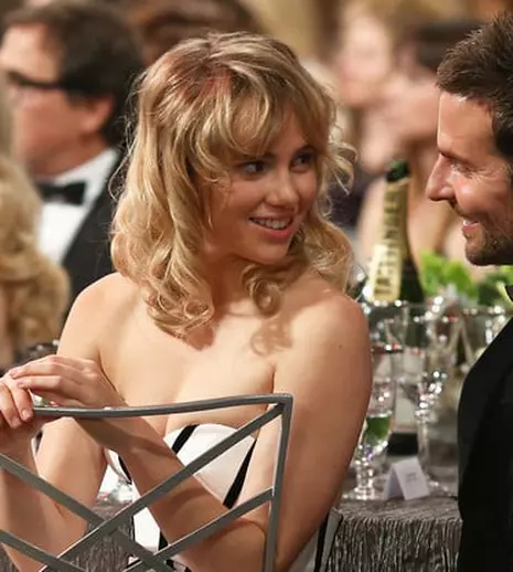 Bradley Cooper îşi vrea iubita în SUA