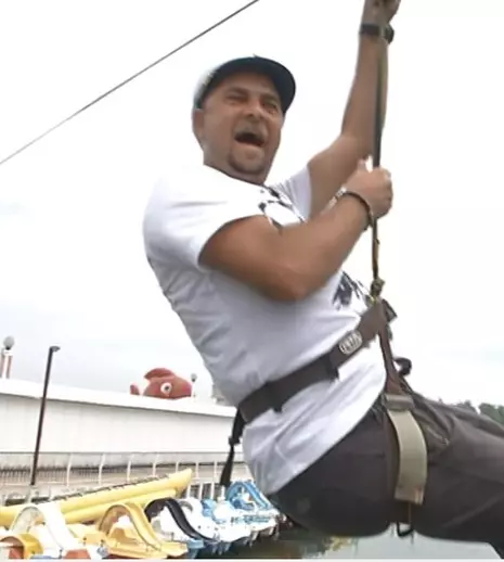 Cosmin Seleși intră în echipa lui Nea Mărin, la „Poftiți pe la noi!”