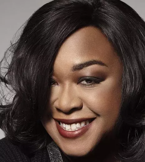 Ce trebuie să ştiţi despre Shonda Rhimes, mama serialelor „Anatomia lui Grey” şi „Scandal”