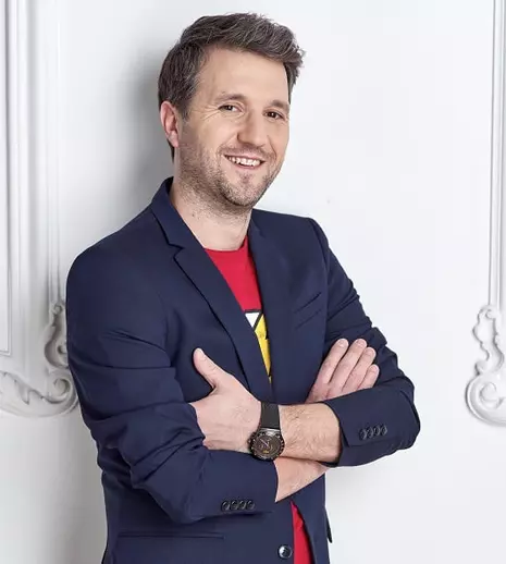 Andi Moisescu revine la Pro TV cu un nou sezon „Apropo TV”. Când e programată prima ediție și ce rubrici noi apar
