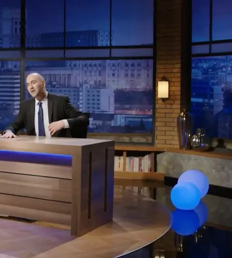 Viorel Dragu prezintă, de azi, emisiunea de satiră „Show de seară” (Comedy Central)