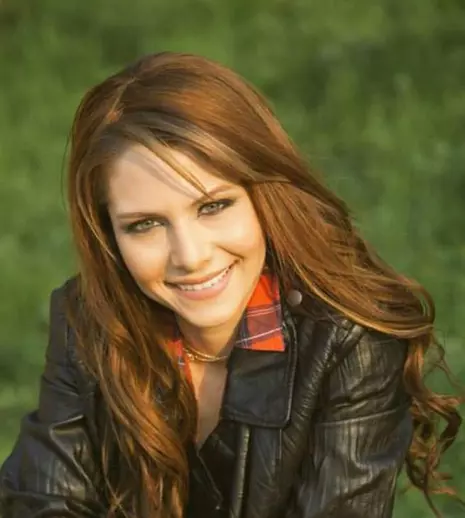 Ezgi Asaroglu, protagonista din „Bahar: Viață furată”, schimbă prefixul