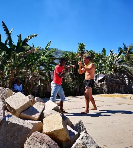 Ionuț Iftimoaie, antrenor de kickboxing în Madagascar