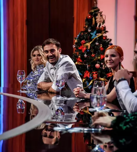 Sorin Bontea, Florin Dumitrescu și Cătălin Scărlătescu se pregătesc de Crăciun. Prima confruntare jurizată de actorii serialului „Fructul oprit”