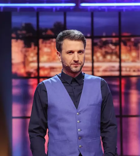 Andreea Esca și Adrian Hădean sunt primii invitați „Pe bune?!” din acest sezon. Show-ul începe în această seară, de la ora 22:30.