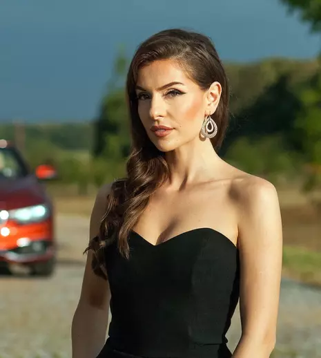 De sâmbătă, 6 aprilie, Simona Țăranu face echipă cu Bogdan Mirică și Tiberiu Troia în emisiunea „La volan”