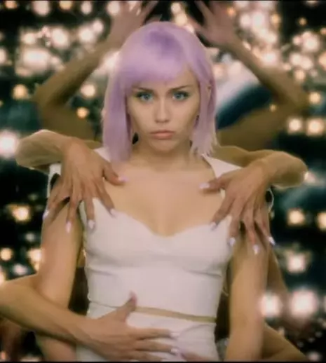 Netflix dezvăluie trailer-ul, distribuția și data de lansare pentru sezonul 5 al serialului „Black Mirror”