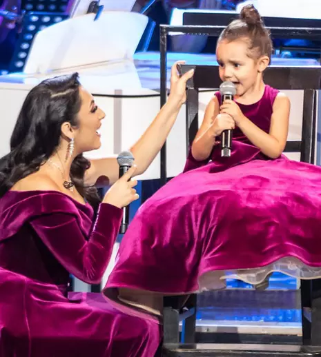 GALERIE FOTO. Andra în duet pentru prima oară cu fiica sa, Eva. Toate detaliile despre concertul caritabil susținut de artistă