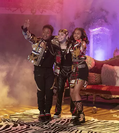 De astăzi, Disney Channel difuzează sezonul al treilea din „Casa lui Raven”. Ce spun actorii despre serial