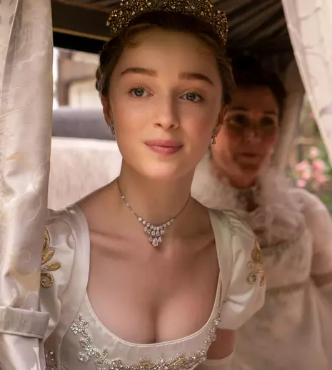 Phoebe Dynevor nu va mai juca în „Bridgerton”, sezonul 3. Anunțul surprinzător făcut de actrița care o interpretează pe Daphne