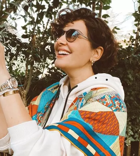 Bergüzar Korel a anunțat sexul bebelușului pe care îl așteaptă. Modul inedit prin care a dat vestea