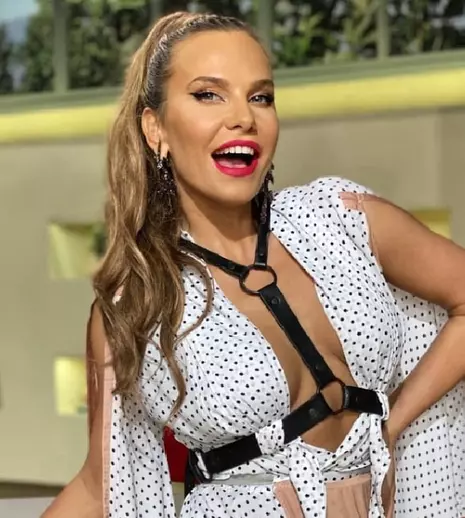 Anna Lesko, apariție spectaculoasă în lanul de lavandă! Ședința foto a vedetei a uluit mediul online