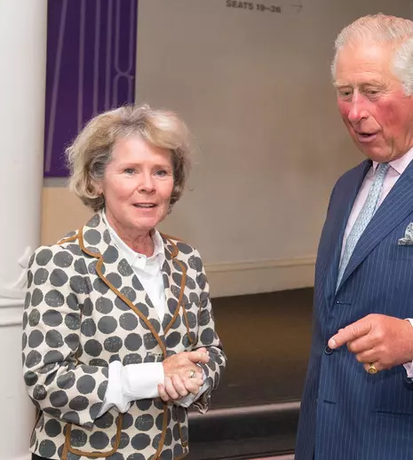 Au apărut primele imagini din noul sezon al serialului „The Crown”, cu Imelda Staunton în rolul reginei Elisabeta a II-a
