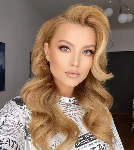 5 vedete care seamănă leit cu părinții lor. Elena Gheorghe și mama ei parcă sunt surori