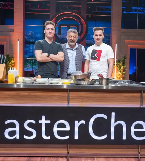 Vloggerii Cristi și Vlad Munteanu, în bucătăria MasterChef alături de Chef Joseph Hadad: „Tura asta aveți noroc, nu sunt jurat”