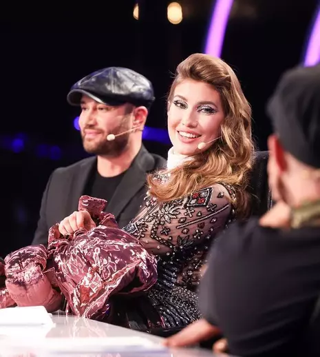 Iulia Albu, surprinsă să-l vadă pe iubitul ei pe scena iUmor 2022. Ce a dezvăluit Mike despre relația lor