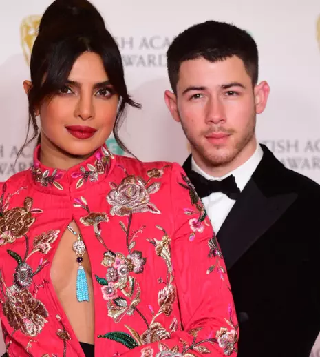 Nick Jonas și Priyanka Chopra, prima apariție publică alături de fiica lor. Cum arată micuța Malti